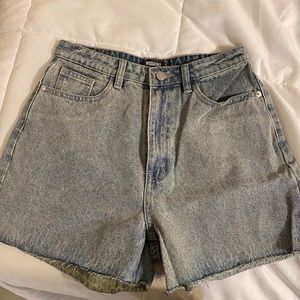 MISSGUIDED TOM BOY HIGH WAISTED JEAN SHORTS
